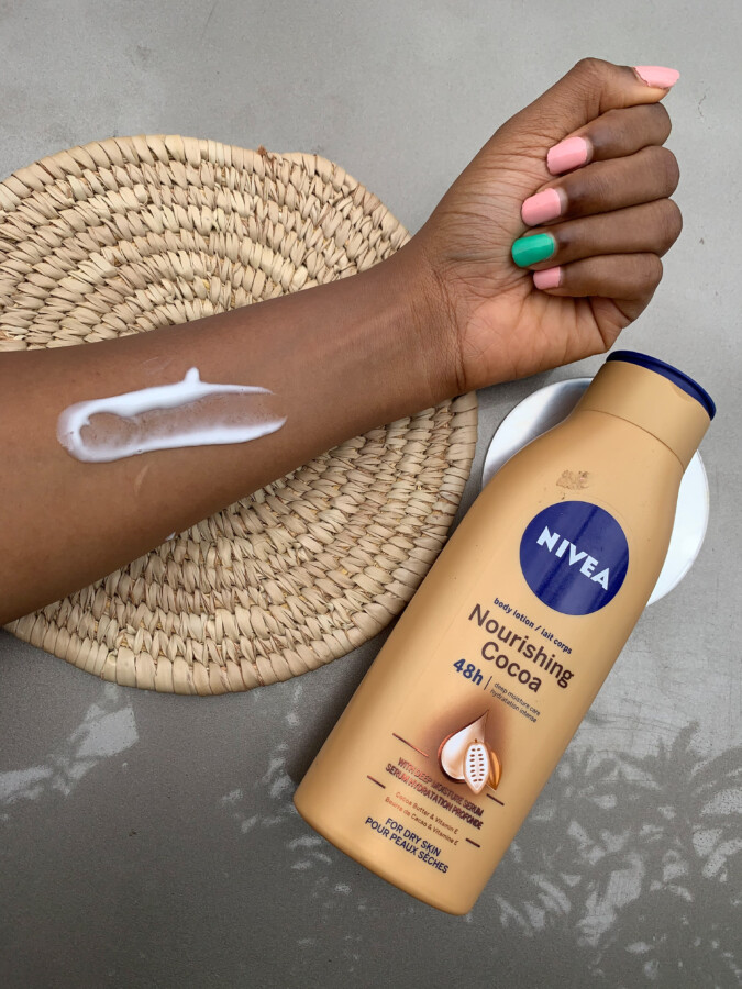 texture shot of the nivea nourishing cocoa butter body lotion and review