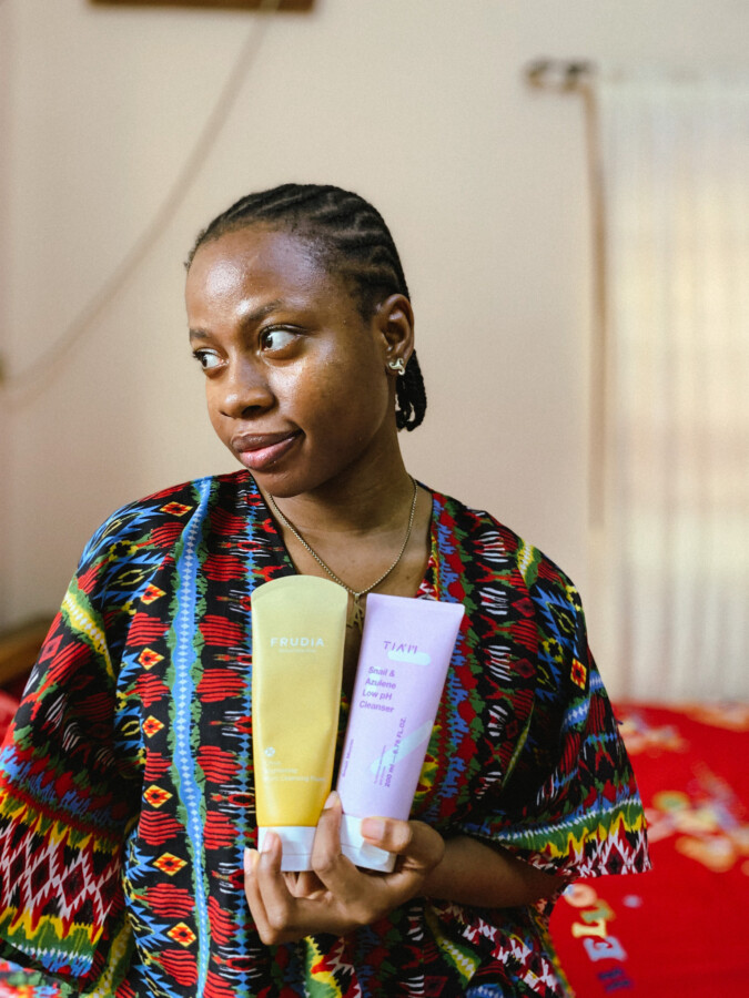 Beauty-blogger-Iruoma-Osonwa-with-2-k-beauty-cleansers