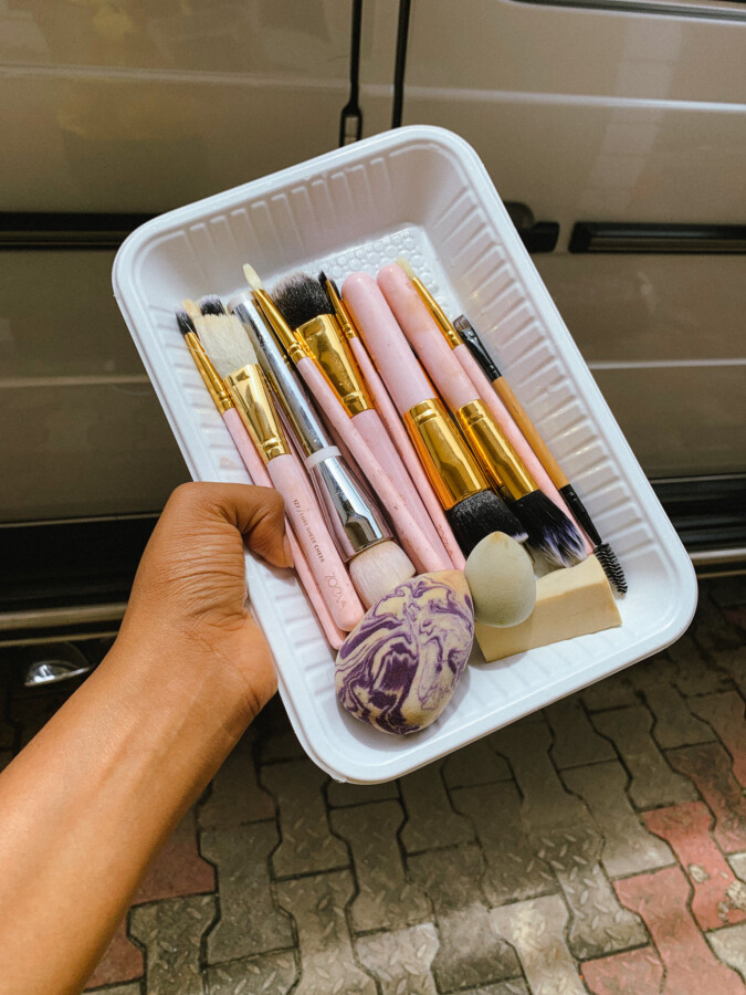 blogger-iruoma-osonwa-holding-clean-makeup-brushes