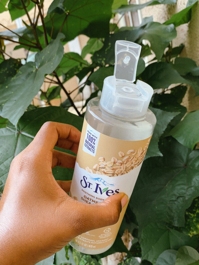 Flip-cover-of-the-st-ives-oatmeal-and-shea--butter-body-wash